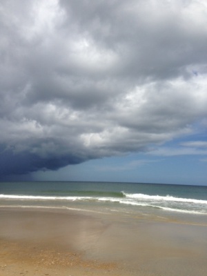 Storm_Rolling_Down_the_Beach_in_Outer_Banks