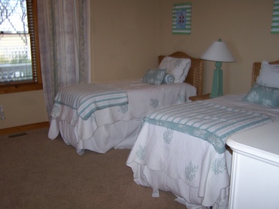 outer_banks_foreclosure_corolla_nc_617_hunt_club_bedroom_1